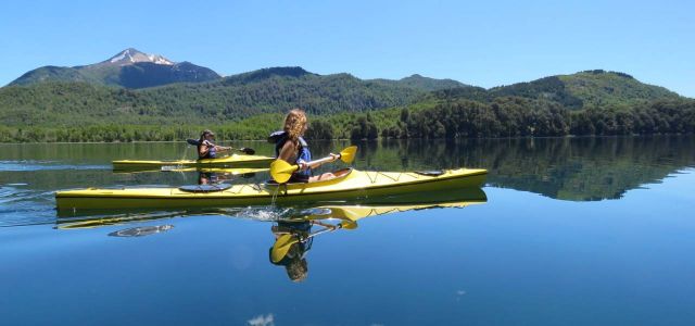 Kayak Patagonia - Kayaking in Machonico Lakeen