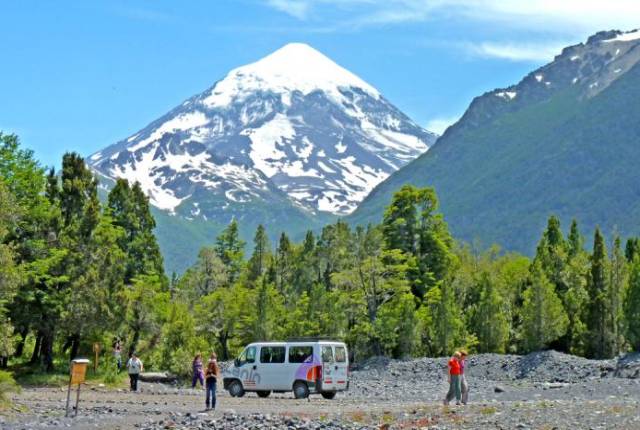 Lanin Volcano and Huechulafquen Lake - Full Day Tour